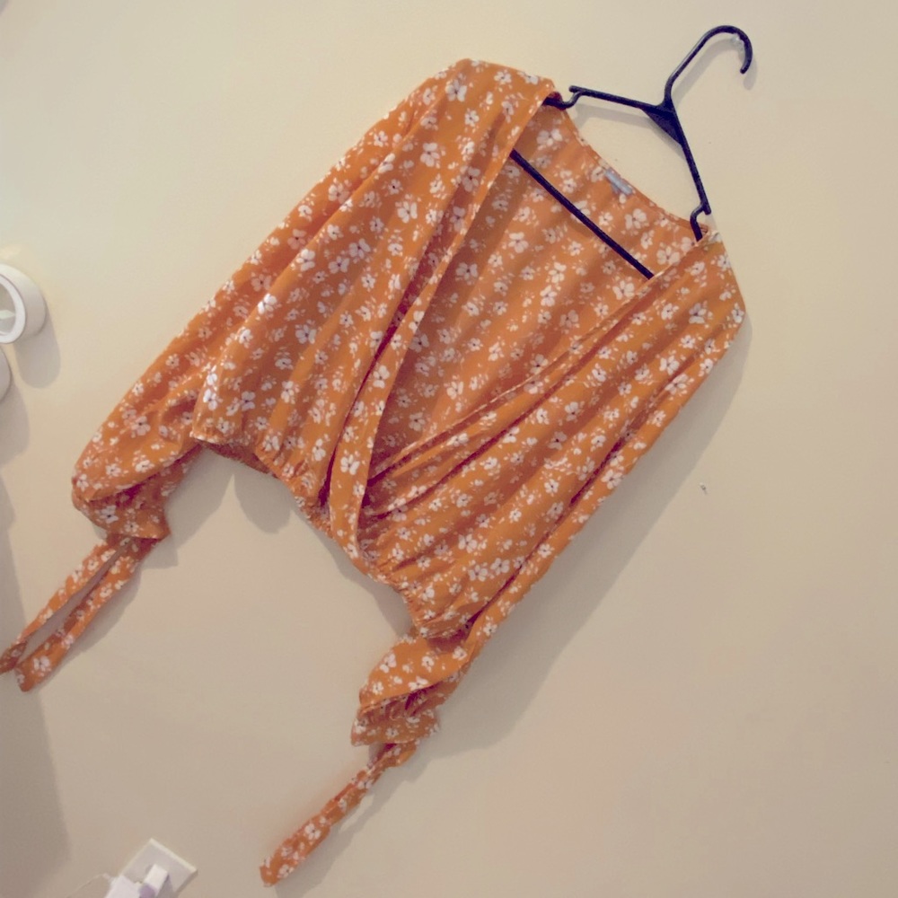 SURPLICE TIE BLOUSE